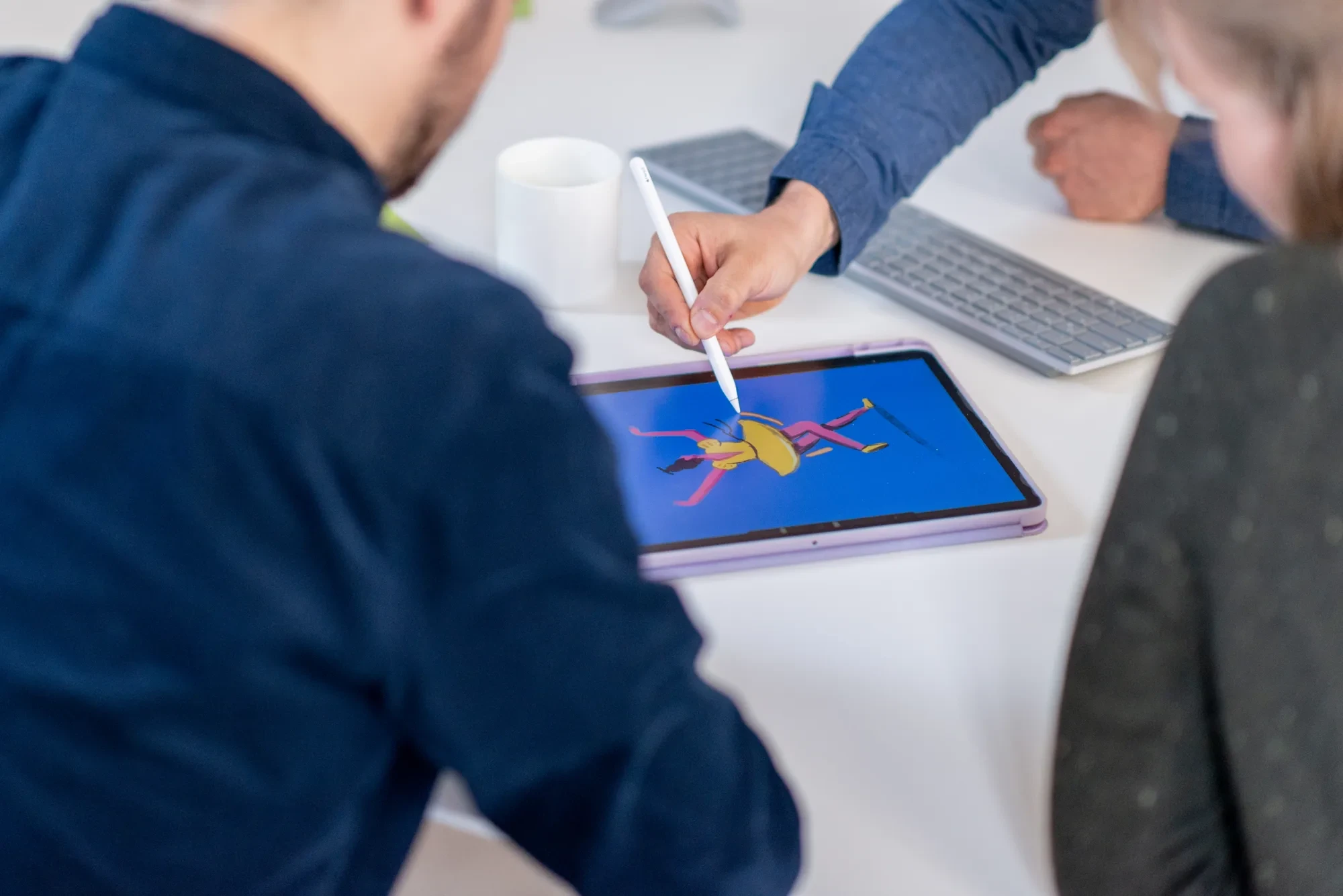 Zeichnen auf einem Tablet mit Stift
